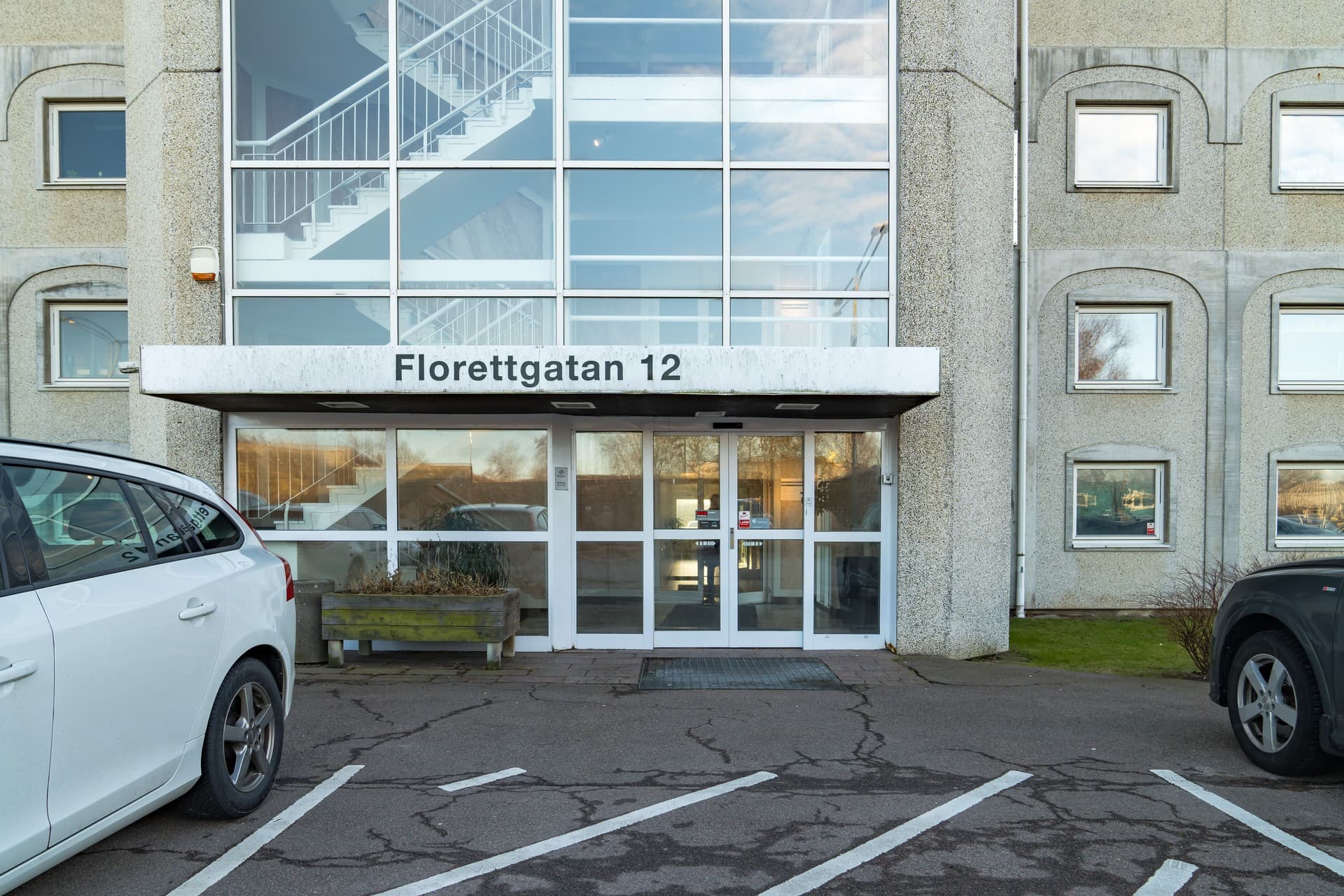 634755-421-1_002.jpg