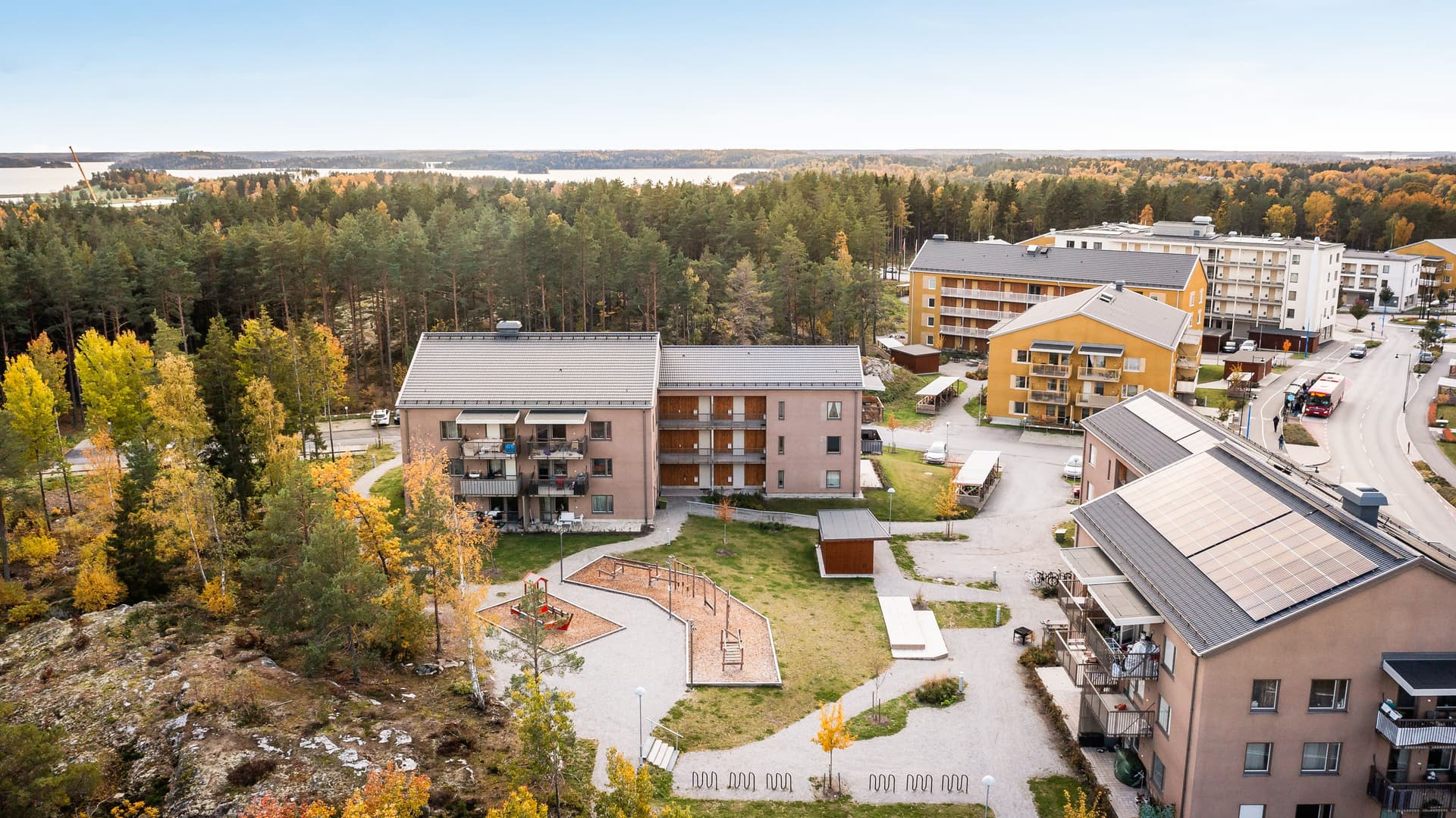 Frälsevägen & småbrukarvägen (gula längst bak.jpg