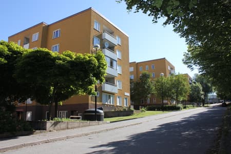Vårby Allé 3st hus.JPG
