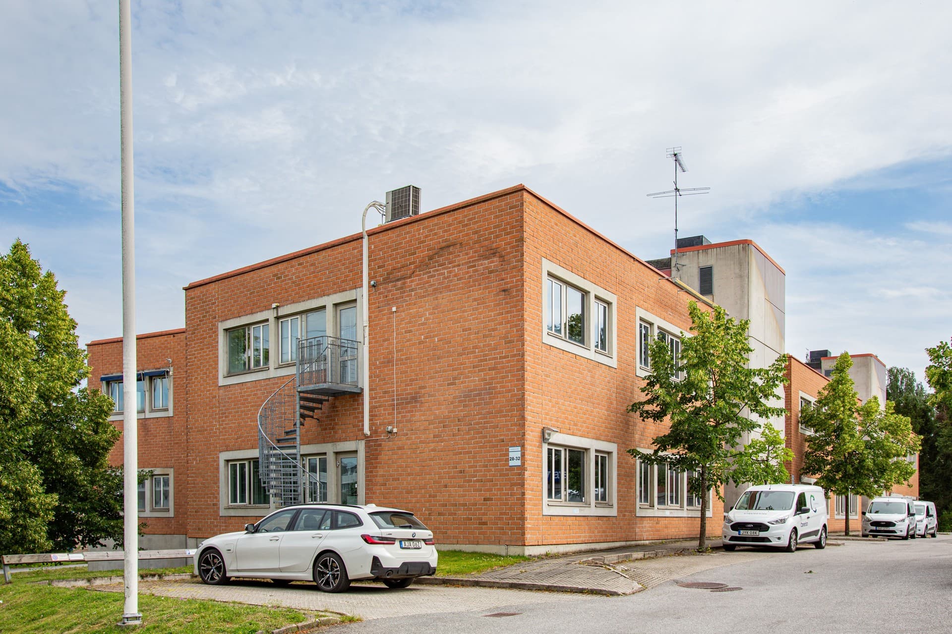 672163-421-1_004.jpg