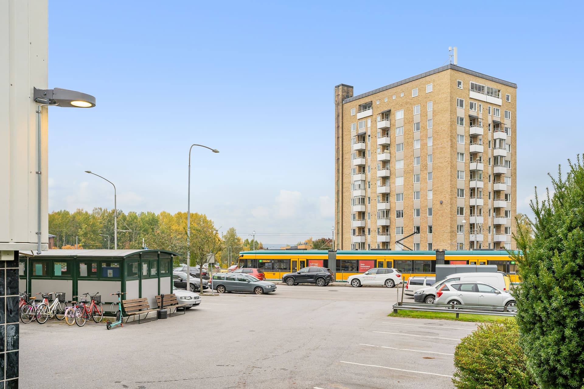 694306-421-1_008.jpg