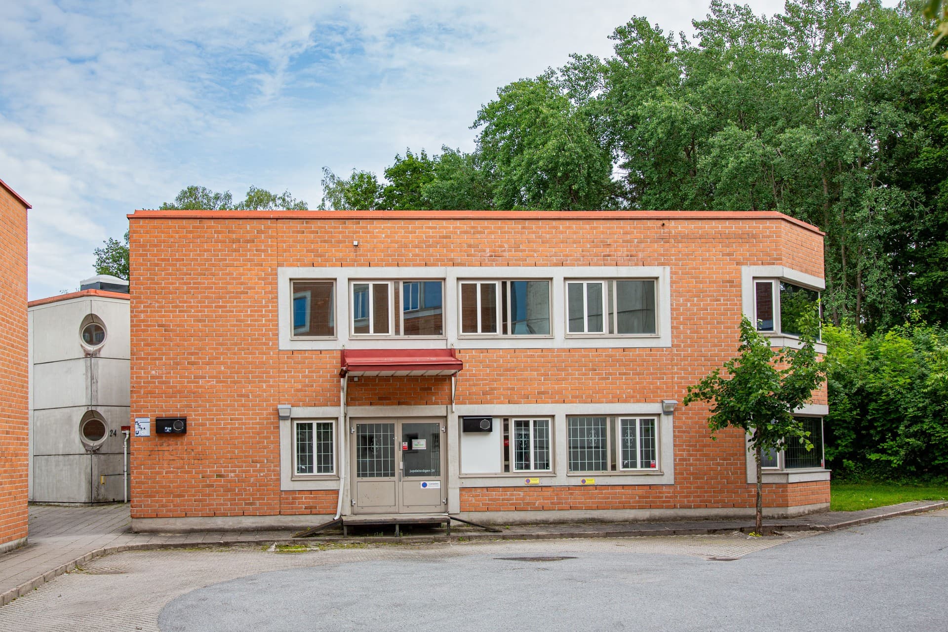 672168-421-1_004.jpg