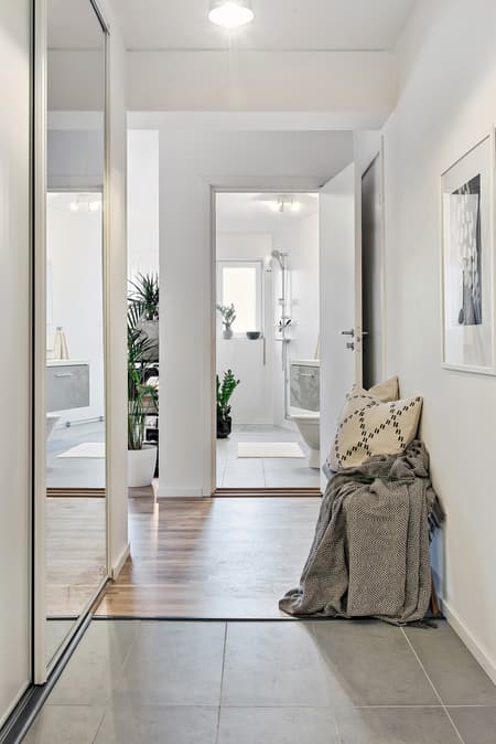 Hall med skjutdörrar.jpg