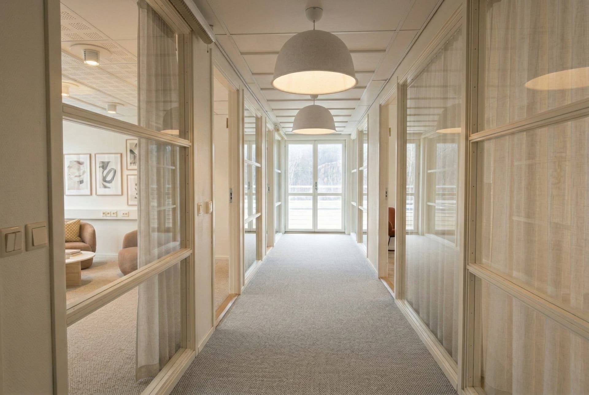 hall 5 renderad tända lampor.jpg