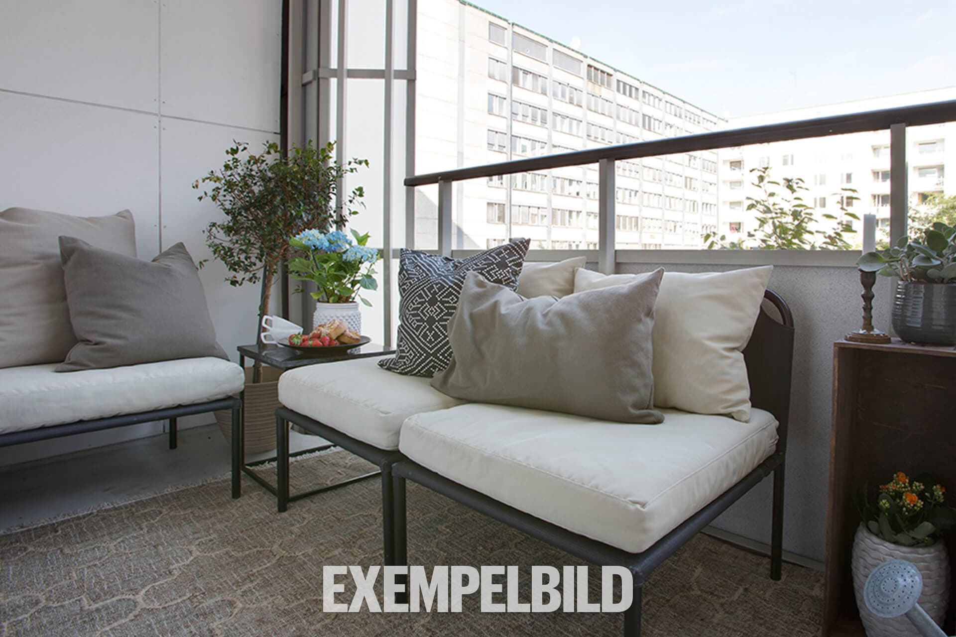 Lägenhet 1 - Balkog - Sittplats - HEM - Exempelbild.jpg