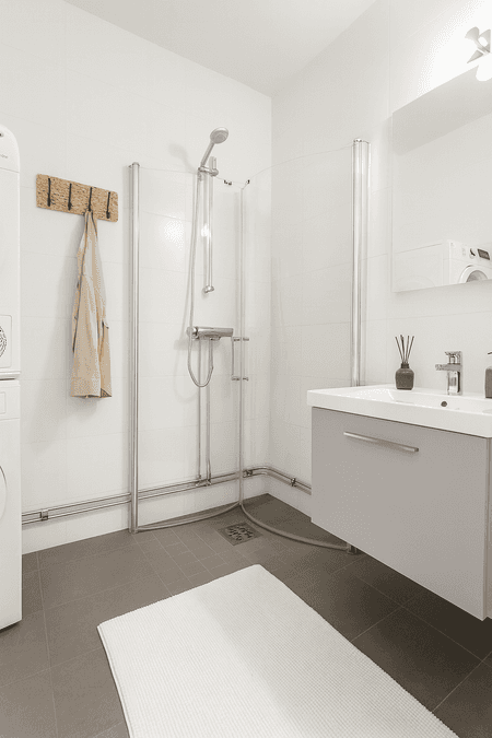 AI bild, badrum annan vinkel.png