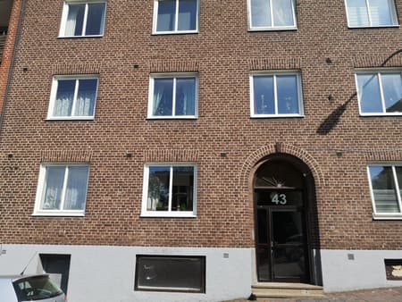 Nytorgsbacken 43 FASAD1.jpg