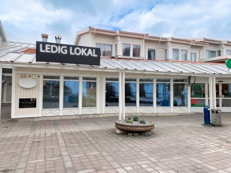 utsida med skylt.jpg