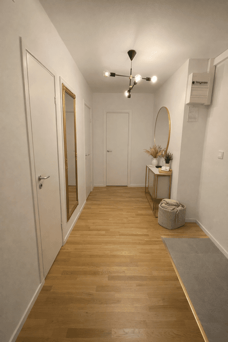 ds70194-1119.hall.png
