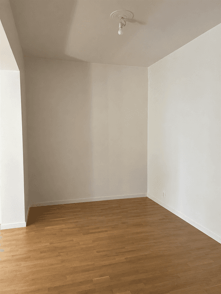 tom hall 70145-0005.png