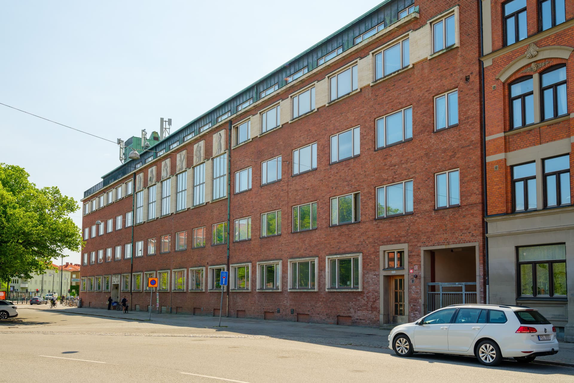 820421-421-1_001.jpg