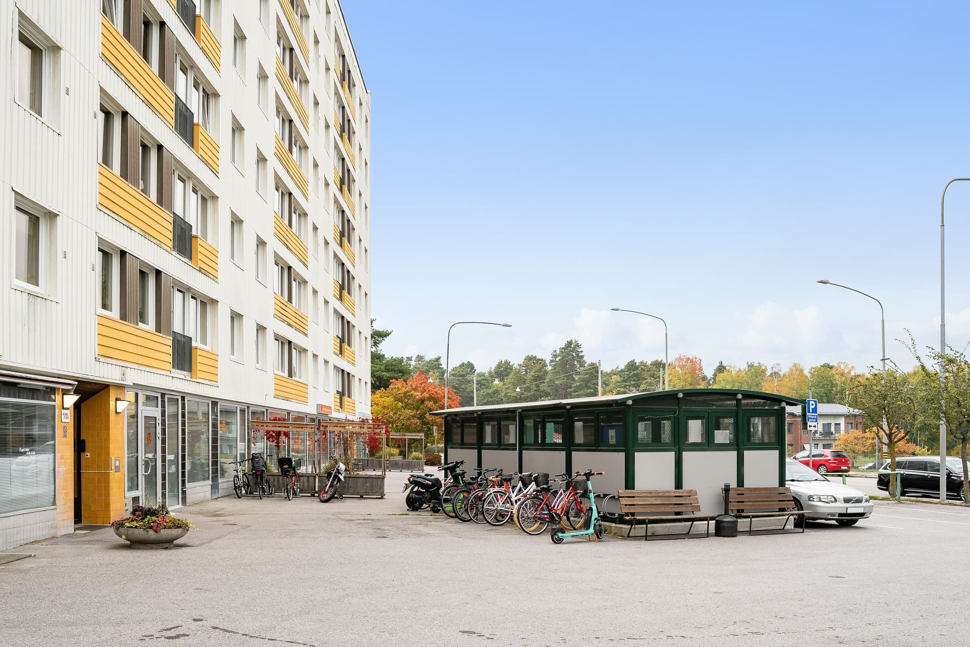 694306-421-1_007.jpg