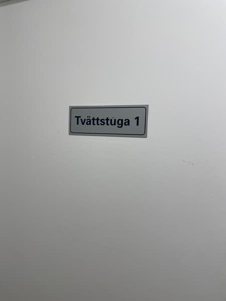 Tvättstuga dörr 1.jpeg