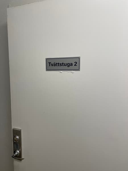 Tvättstuga dörr 2.jpeg