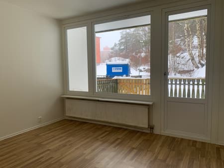 Sovrum 2 med uteplats på norrsidan.jpg