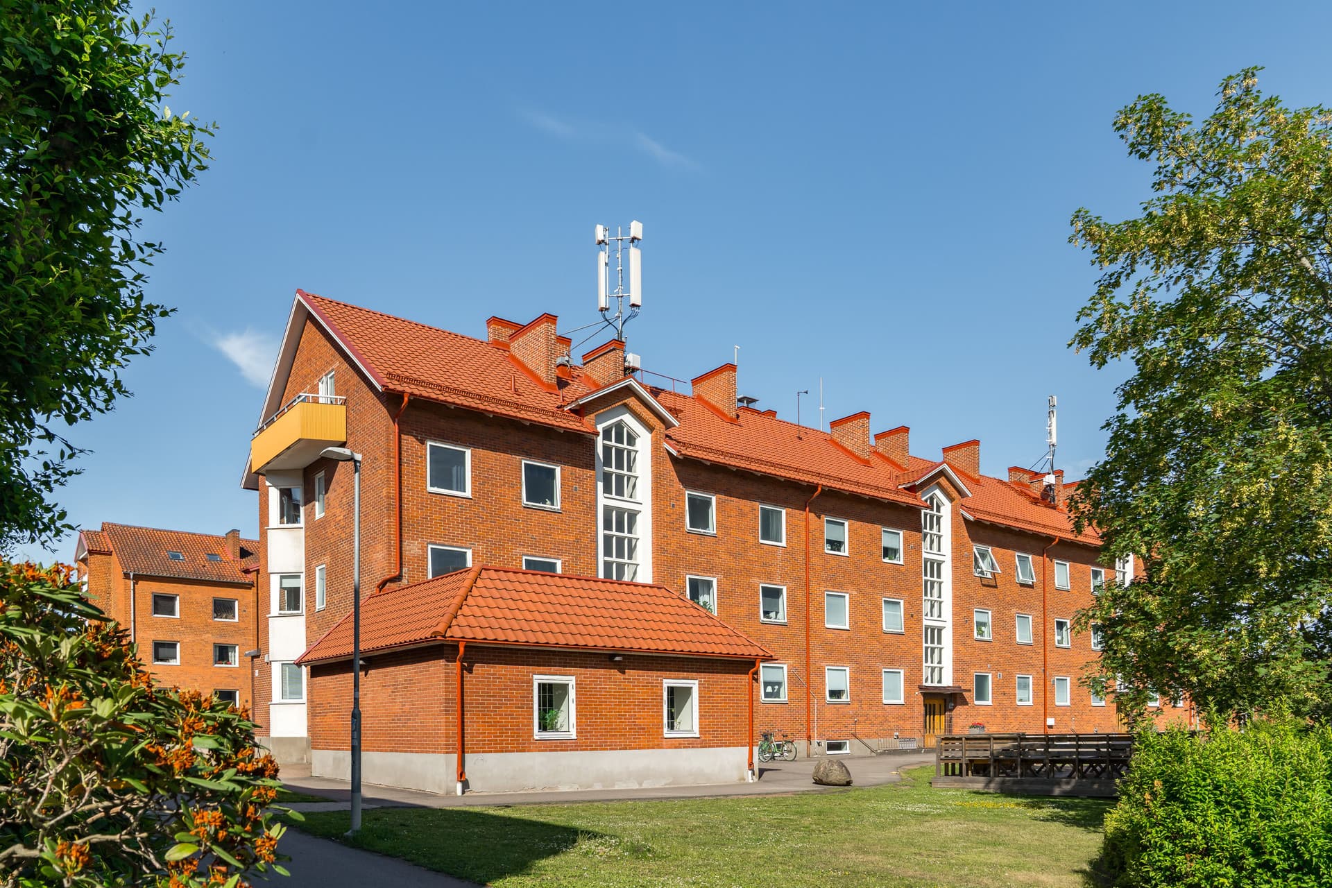 826531-421-1_005.jpg