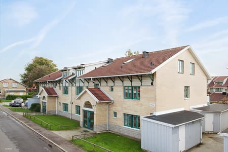 Kävlinge - 2349 - Maskinmästaren 5 - Fasad på avstånd 2- 20110919.jpg