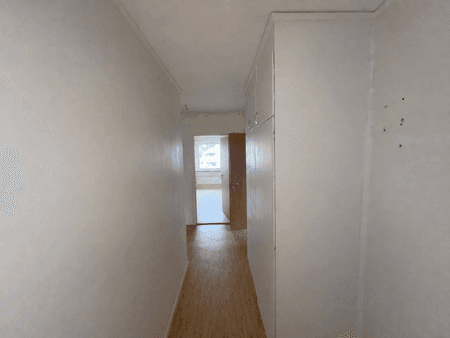 1932-1028 hall.png
