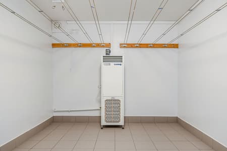 694327-421-1_007.jpg
