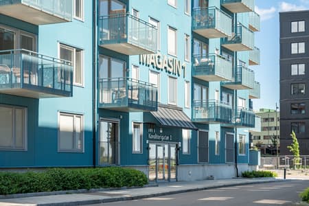 Konditorigatan 3 entré, juli 2026.jpg