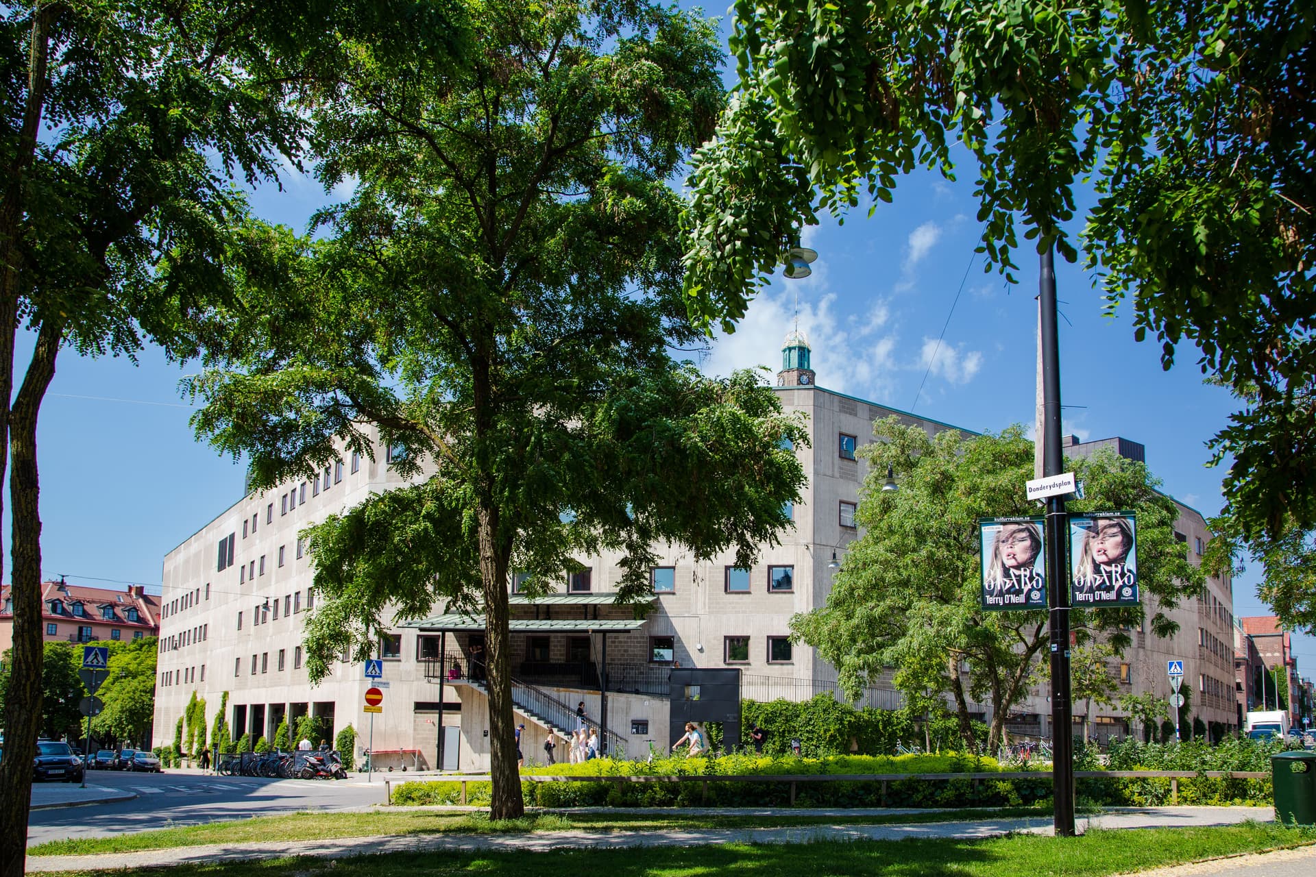 531998-421-1_005.jpg