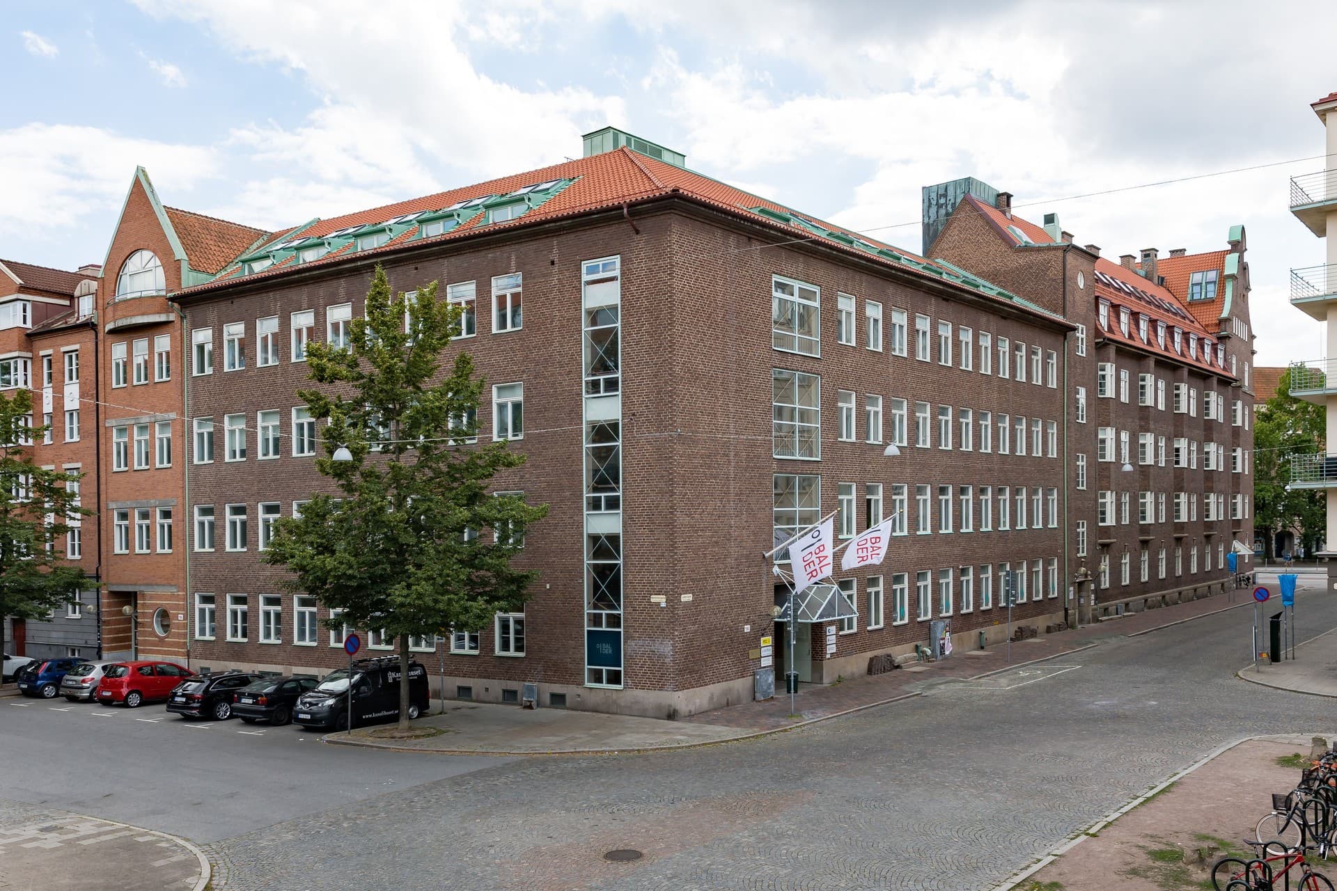 534054-421-1_001.jpg
