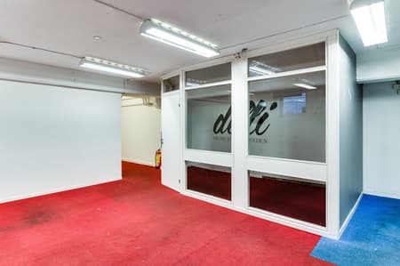 565864-421-1_005.jpg