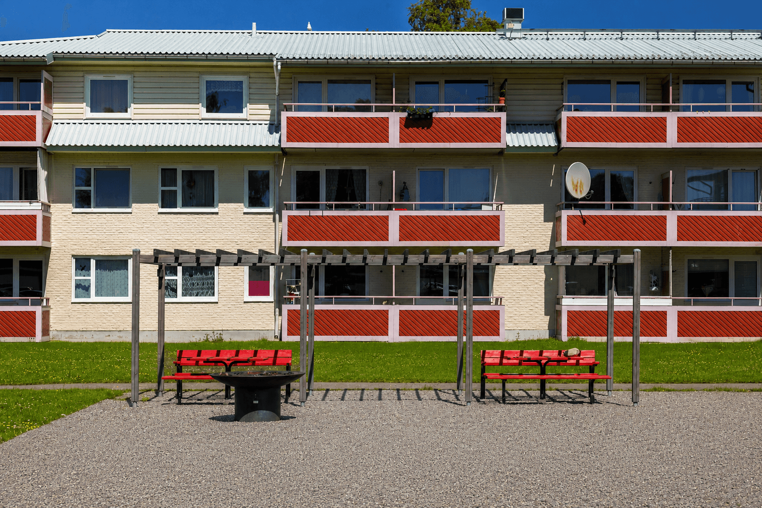 Renderad sommar plogen 1 pergula, juni 2026.png